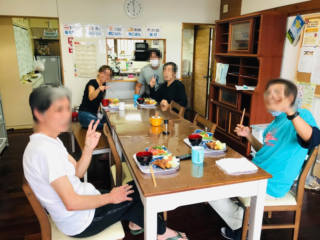 ゆんたく家リビングルーム