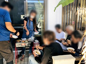 デッキでバーベキュー