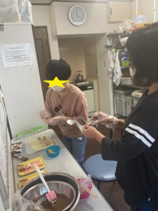 LINE_ALBUM_2021.11.09 ケーキポップ（バームクーヘン）_211111_6