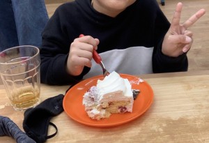 AEE006C2-DFA0-48F1-AD1A-BE54589FD131