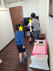 LINE_ALBUM_20220503 パン探しゲーム_220505_10