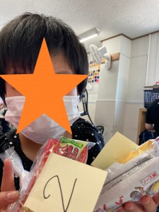 LINE_ALBUM_2022 76 おかし掴み取り_220707_14